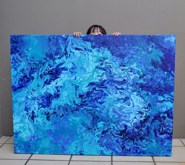 5-річна дівчинка зібрала понад $750, малюючи космос: ефектні фото - фото 174117