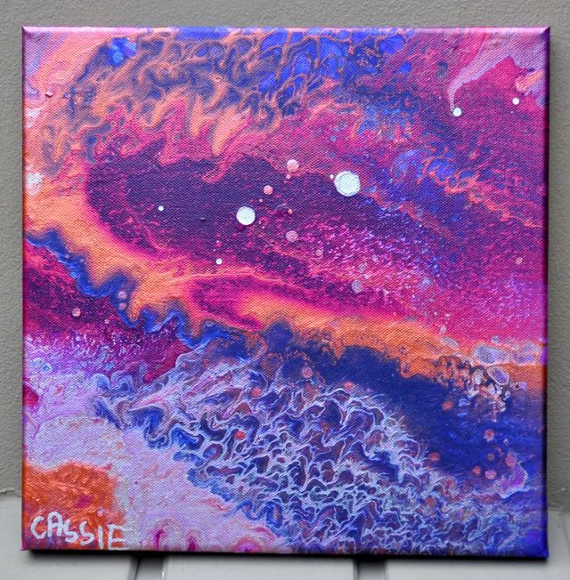 5-річна дівчинка зібрала понад $750, малюючи космос: ефектні фото - фото 174123