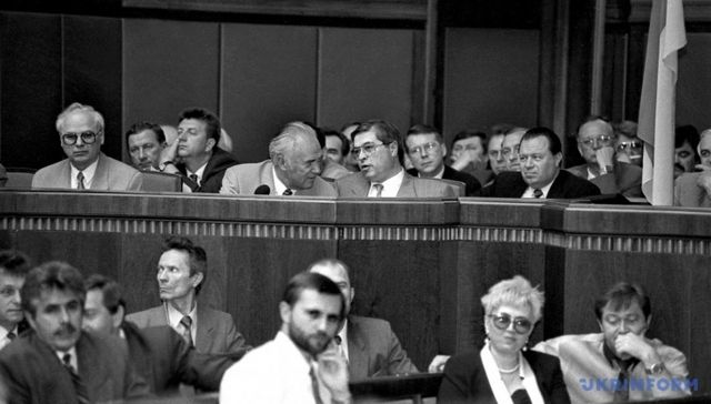 Як приймали Конституцію України в 1996 році: раритетні фото та відео - фото 177403