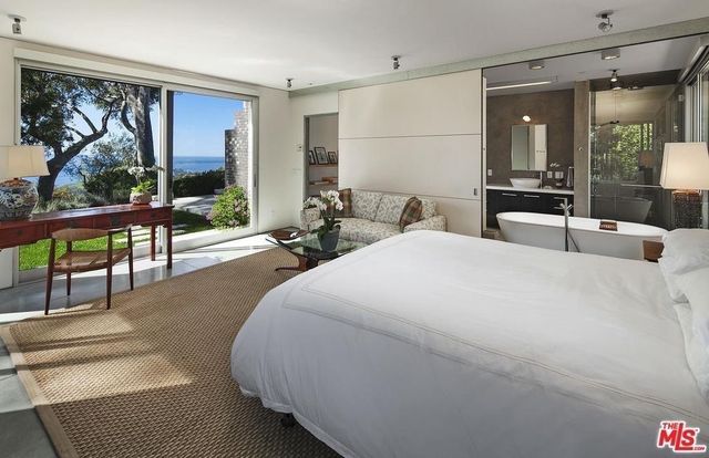 Як виглядає нове помешкання Наталі Портман: розкішні фото - фото 171815