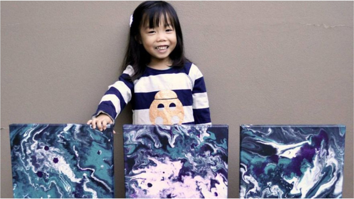 5-річна дівчинка зібрала понад $750, малюючи космос: ефектні фото - фото 1