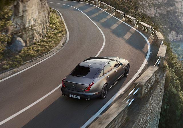 Як виглядає найпотужніший седан від Jaguar - фото 183906