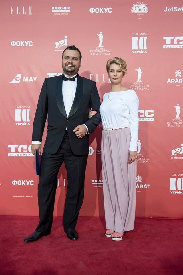 Одеський кінофестиваль 2017: яскраві фото з червоної доріжки - фото 181623