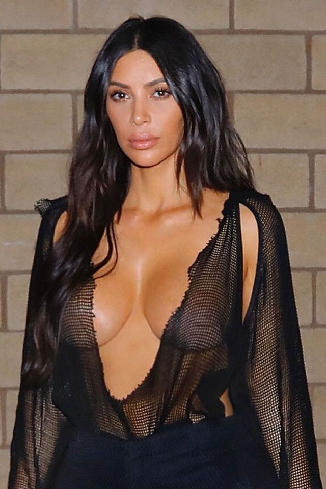 Кім Кардашян пішла на побачення напівоголена: фотофакт (18+) - фото 183376