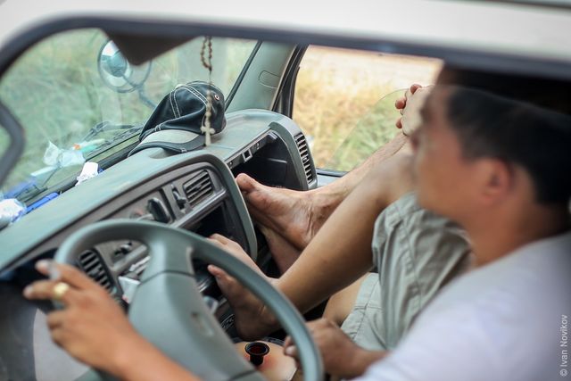 В Іспанії будуть штрафувати водіїв за невідповідне вбрання - фото 178233