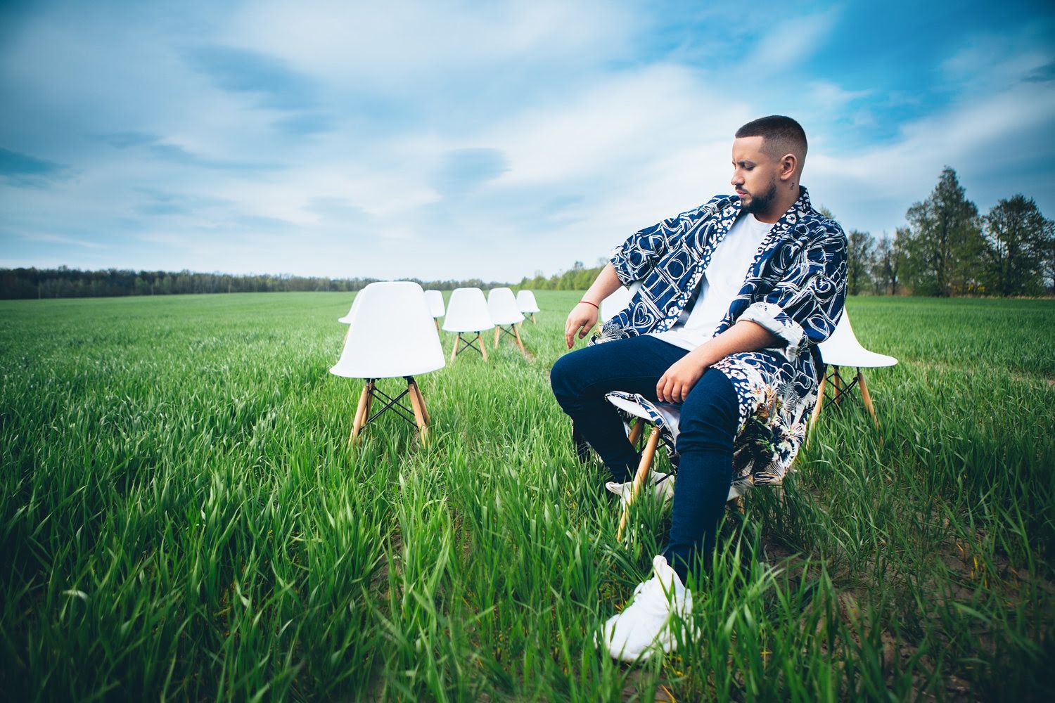 MONATIK представив спекотний кліп Vitamin D