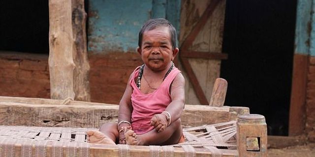 Індієць маленьким ростом шокував мережу: фото - фото 184019