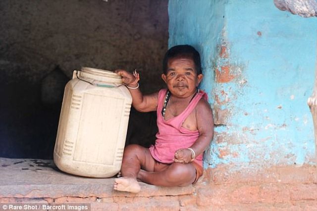 Індієць маленьким ростом шокував мережу: фото - фото 184017