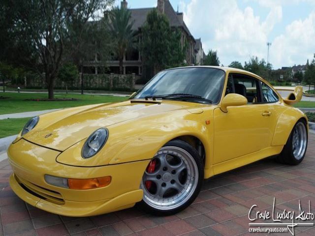 Розкішний люксовий Porsche виставлений на продаж