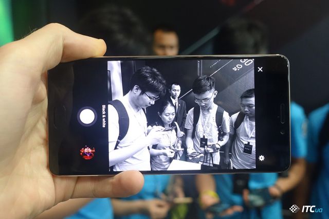 Чим здивували Meizu Pro 7 і Pro 7 Plus: огляд і ціна нових смартфонів - фото 184743