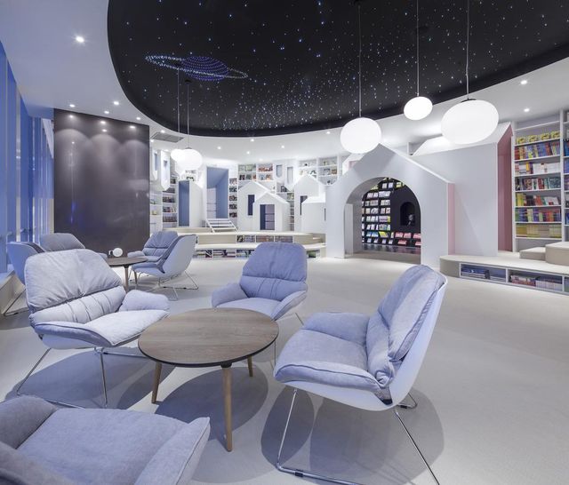 Книжковий магазин майбутнього у Китаї: вражаючі фото - фото 183331