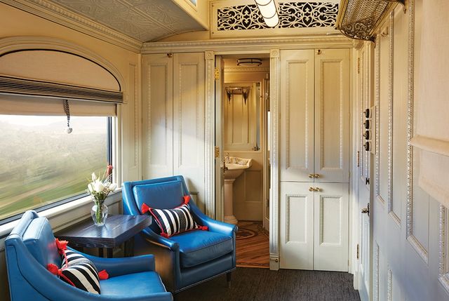 Як виглядає палац всередині потяга: ефектні фото - фото 182497