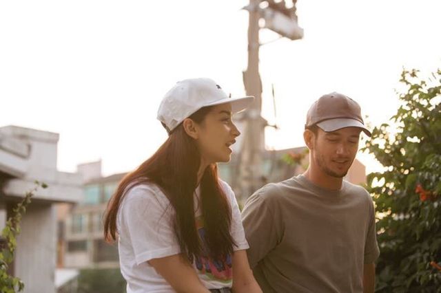 З’явилась кепка, в якій можна слухати музику без навушників - фото 185012