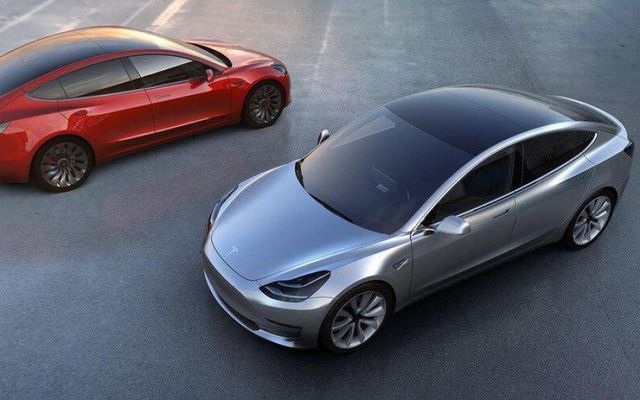 У Tesla розсекретили подробиці про нове авто - фото 184810