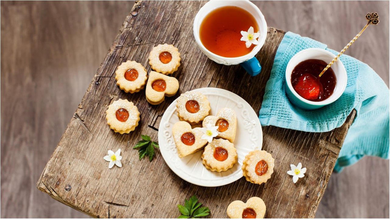 Дієтологи зробили несподівану заяву про солодощі