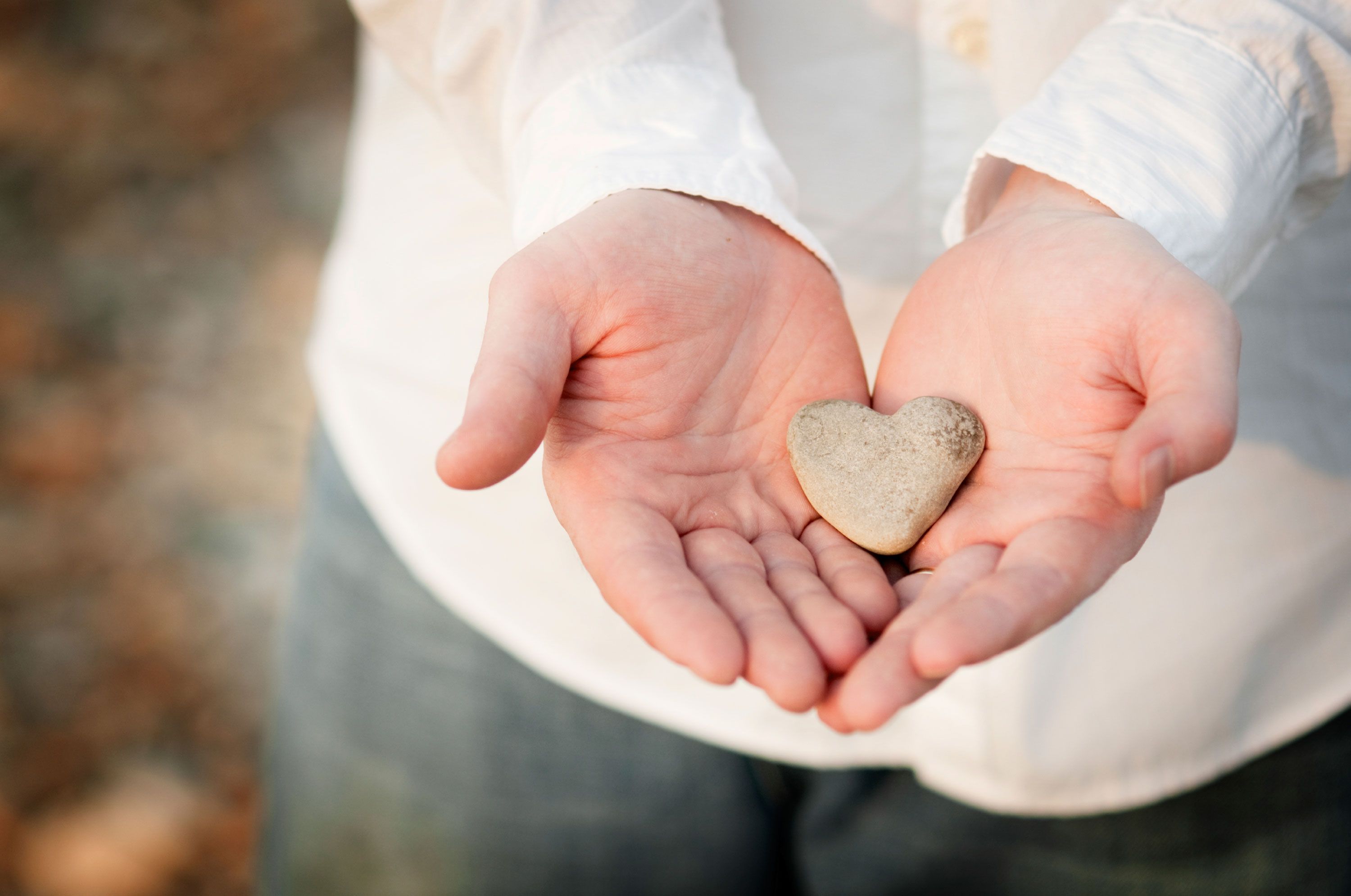 Вчені пов'язали щедрість зі щастям