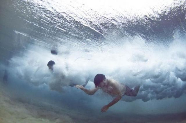 Проти хвиль: потужні фотографії, від яких перехоплює дух - фото 178338