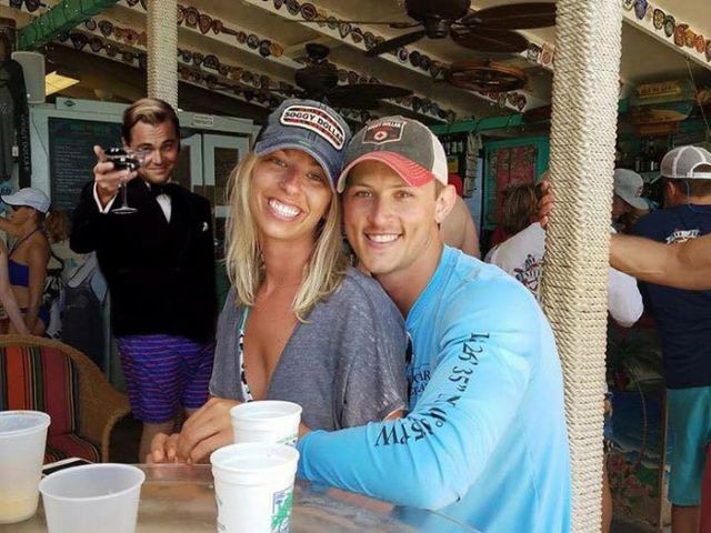 Дівчина попросила підправити її романтичне фото – і відразу пожаліла про це - фото 178118