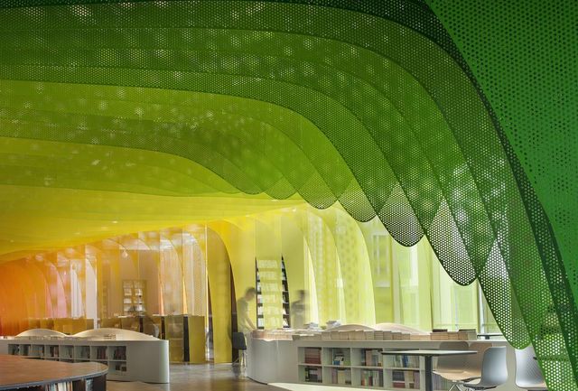 Книжковий магазин майбутнього у Китаї: вражаючі фото - фото 183327