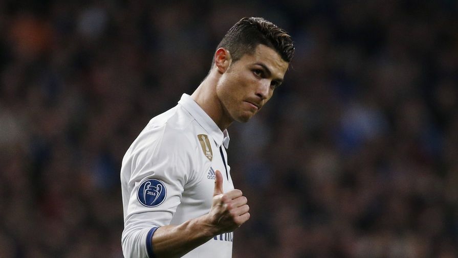 Щасливий татусь. Роналду вперше показав фото з усіма своїми дітками