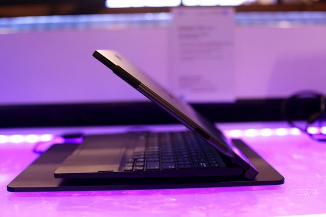 Випущено перший у світі ноутбук із бездротовою зарядкою - фото 180703