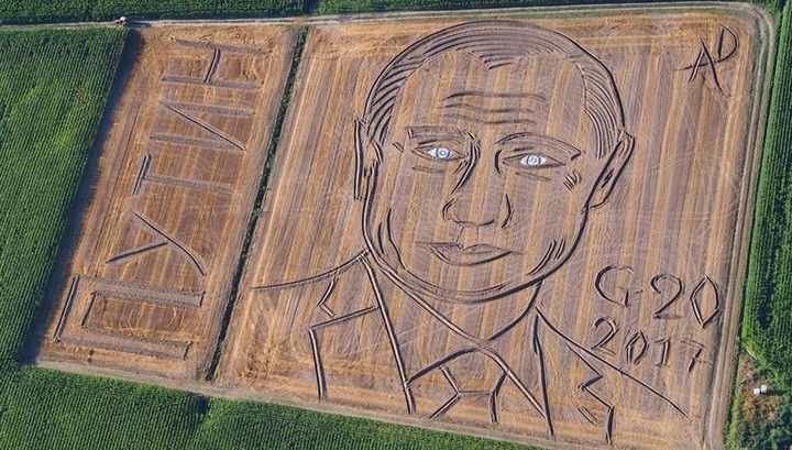 Італійській фермер за допомогою трактора намалював гігантський портрет Путіна - фото 1