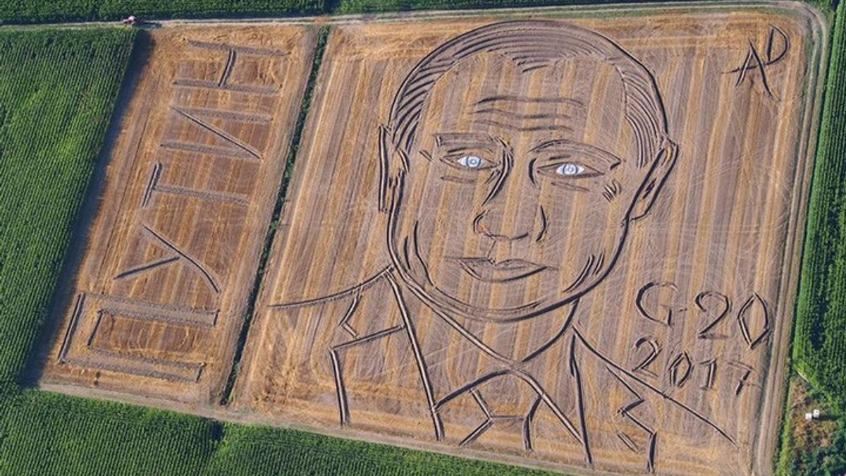 Італійській фермер за допомогою трактора намалював гігантський портрет Путіна - фото 1
