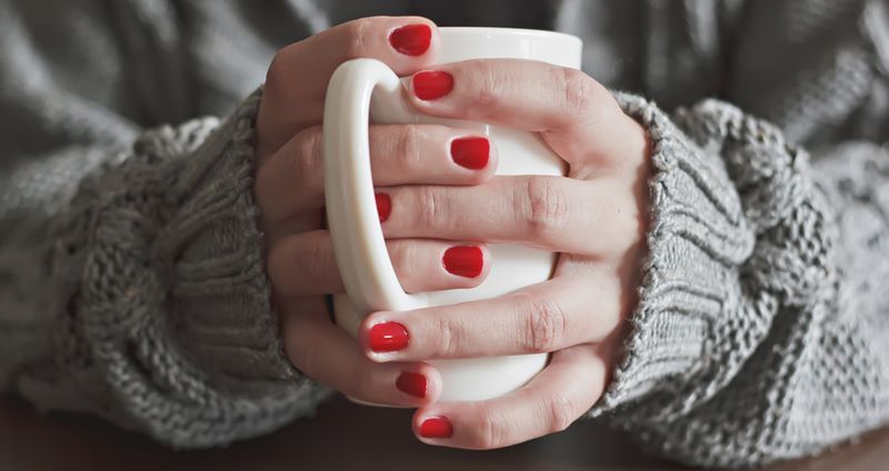 Чому влітку мерзнуть кінцівки