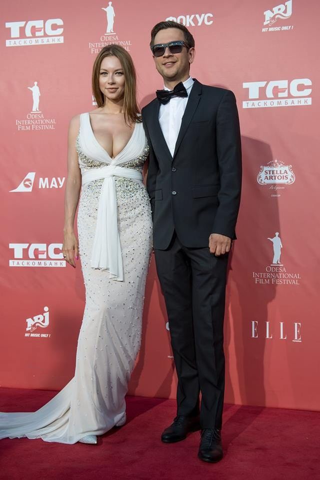 Одеський кінофестиваль 2017: яскраві фото з червоної доріжки - фото 181632