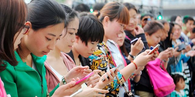 Ось як китаянка продала 100 автомобілів Mini Cooper за 5 хвилин! - фото 184319