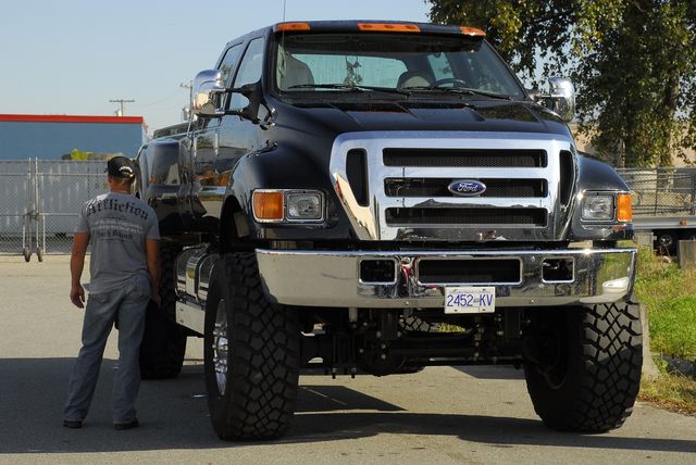 Американський позашляховик: вражаючі розміри - фото 182340