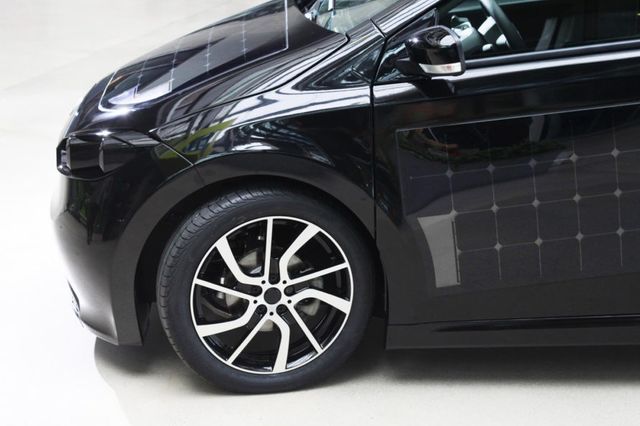 Німці презентували унікальне авто на сонячних батареях - фото 185137