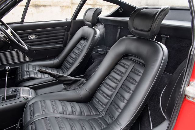 Яскраве Ferrari Елтона Джона виставили на аукціон - фото 182264