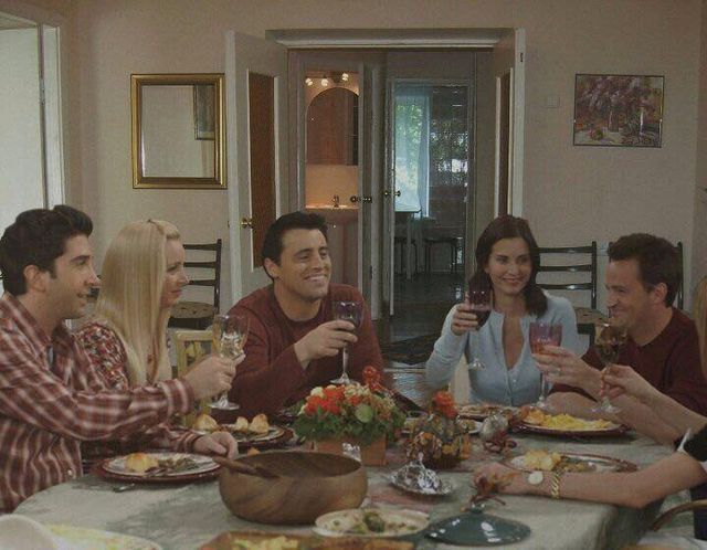 Якби "Друзів" знімали в Україні: кумедні фото - фото 179124