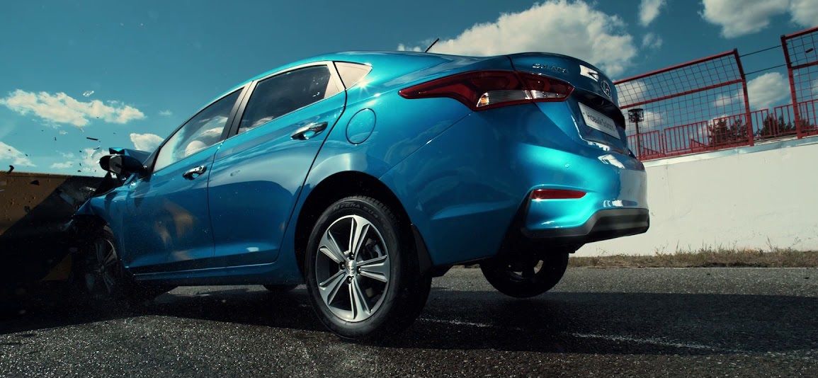 Геть здуріли! Hyundai влаштував краш-тест з людиною за кермом