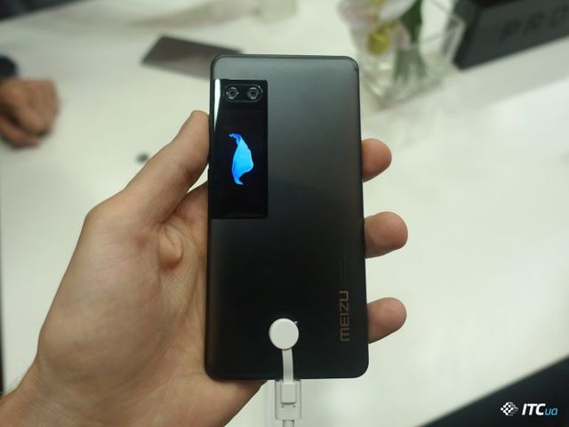 Чим здивували Meizu Pro 7 і Pro 7 Plus: огляд і ціна нових смартфонів - фото 184718