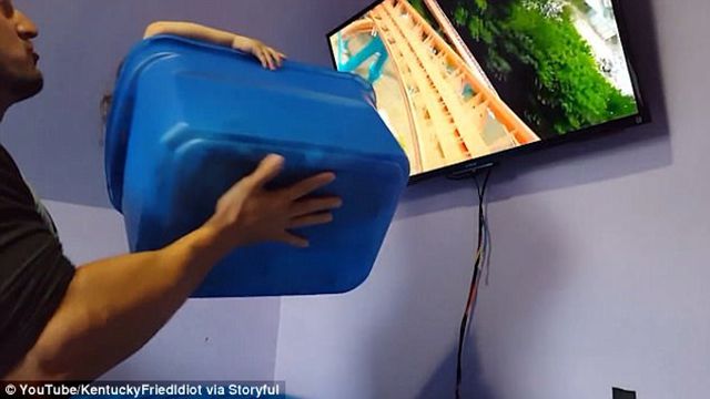 Тато відтворив Діснейленд вдома з підручних засобів для своєї доньки