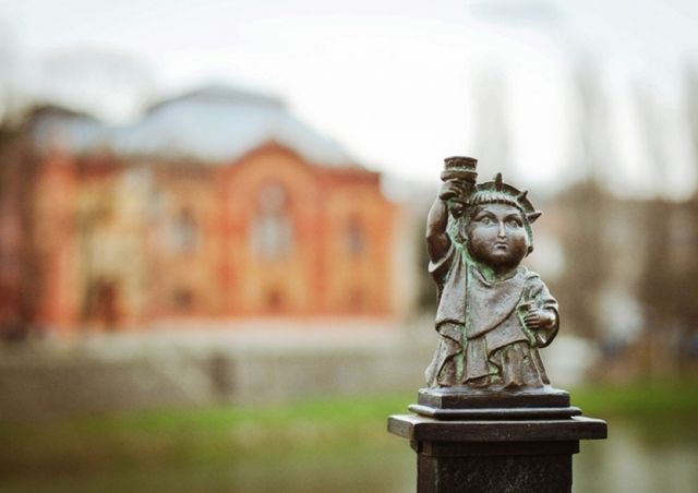 Міні-скульптура на набережній - фото 184375