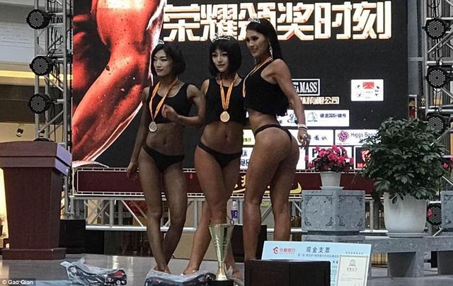 Як виглядає володарка титулу "Найкрасивіші сідниці Китаю": ефектні фото - фото 179497