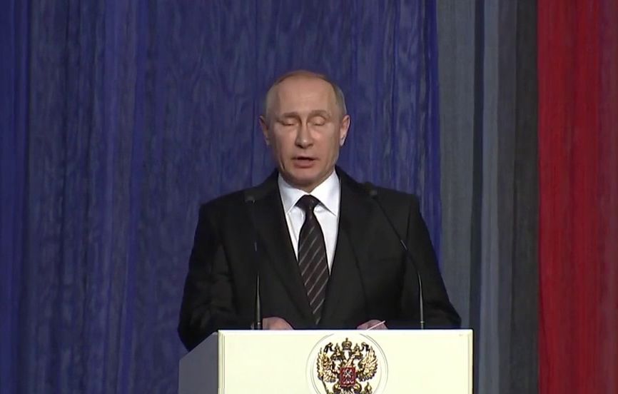 Путін заснув під час перегляду фільму про себе - фото 1