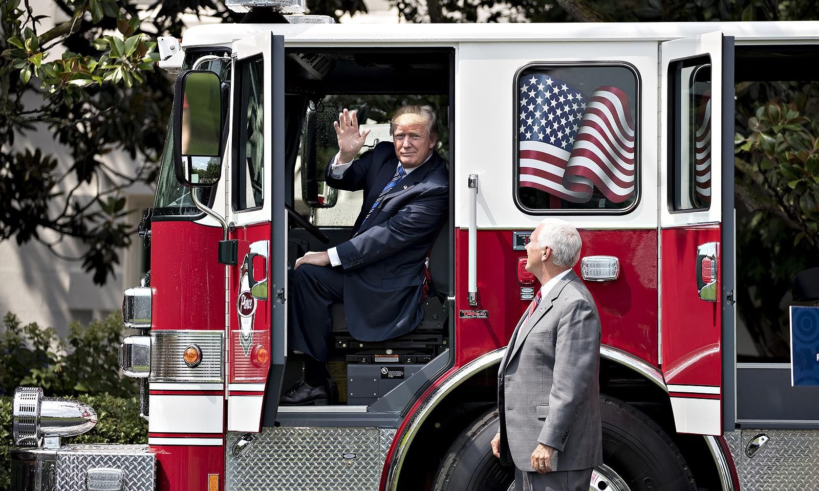 Трамп-пожежник - фото 1