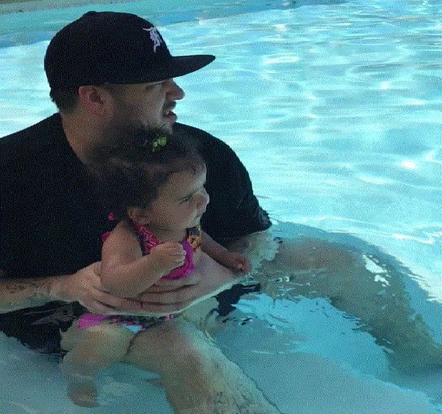 У сімействі Кардашянів розгорнувся новий скандал - фото 179130