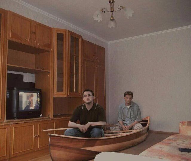 Якби "Друзів" знімали в Україні: кумедні фото - фото 179123