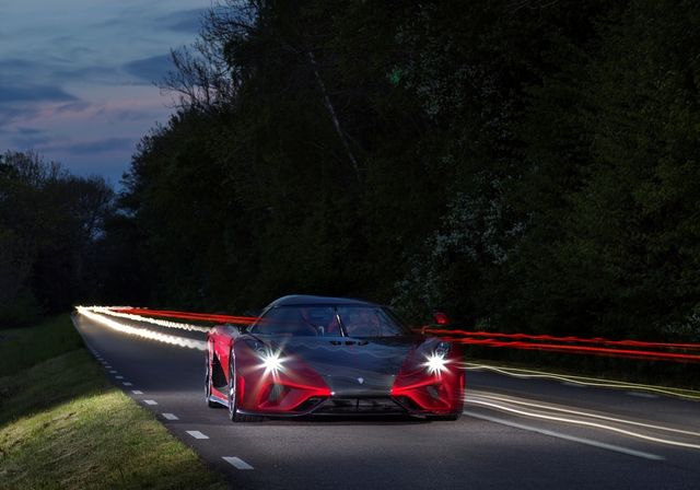 Суперкари Koenigsegg показали на незвичайних фото - фото 180340