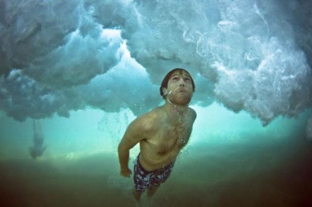 Проти хвиль: потужні фотографії, від яких перехоплює дух - фото 178313