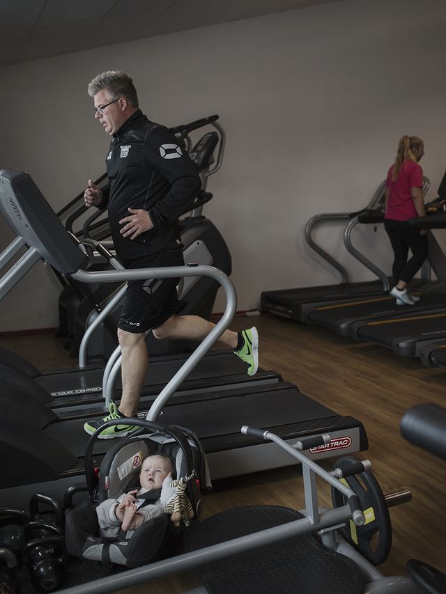 Татусі у декреті: милі фото, які вас зворушать - фото 179676