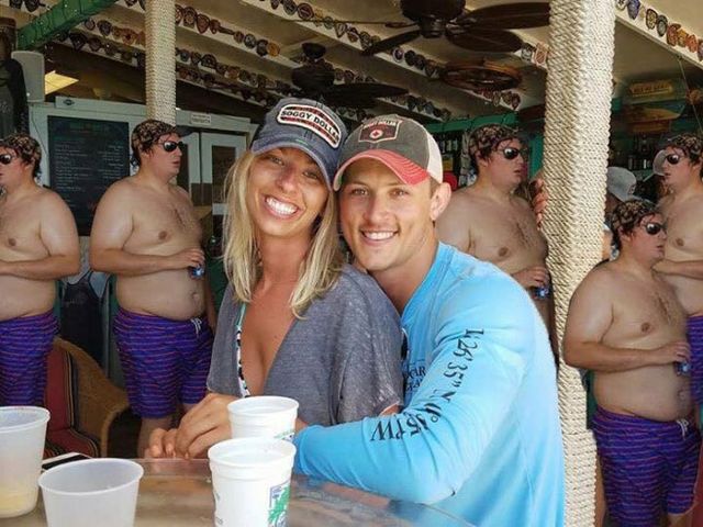 Дівчина попросила підправити її романтичне фото – і відразу пожаліла про це - фото 178124