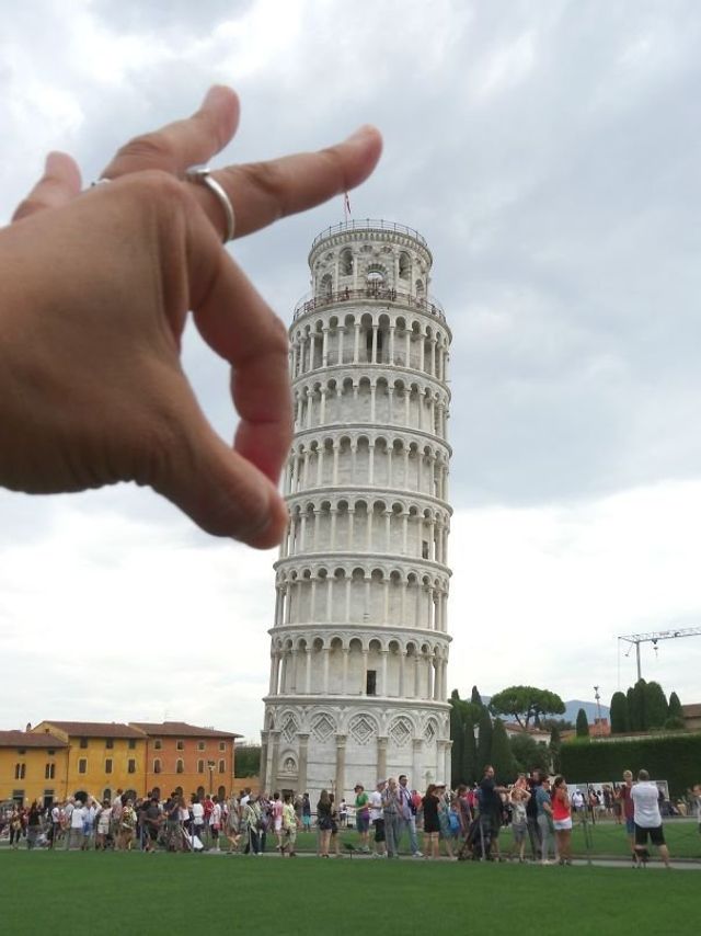 Максимум креативу: кумедні фото туристів з Пізанською вежею - фото 184179