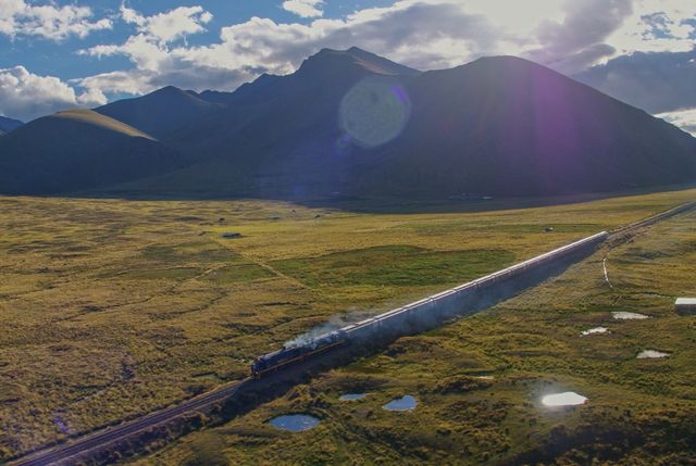 Як виглядає палац всередині потяга: ефектні фото - фото 182501