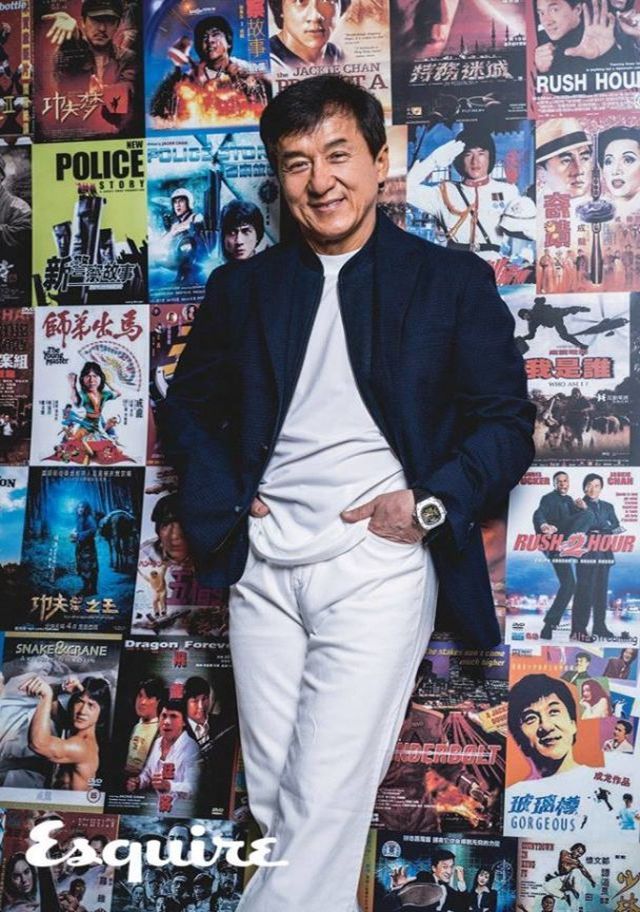 Усміхнений та красивий. Джекі Чан знявся для популярного глянцю - фото 178926